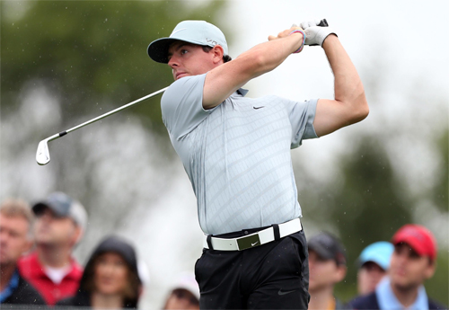 McIlroy dẫn đầu, Tiger Woods bị loại ở PGA Championship