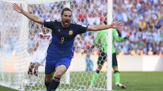 Argentina vắng Messi, không Higuain