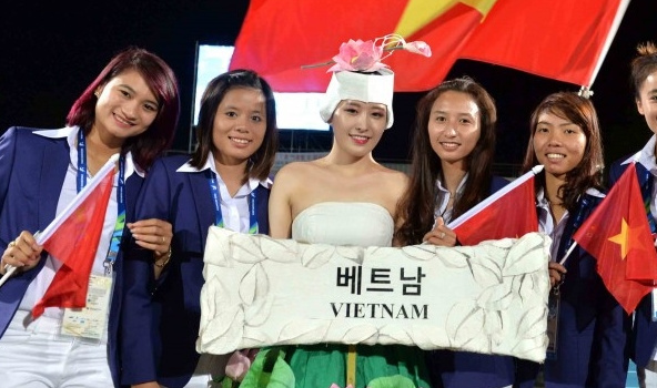 Chùm ảnh: Đoàn thể thao Việt Nam tại lễ khai mạc ASIAD 17