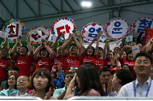 Người Hàn Quốc thân thiện với VĐV Triều Tiên
