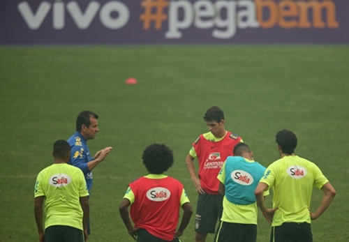 Kaka thích ứng tốt cùng tuyển Brazil mới mẻ