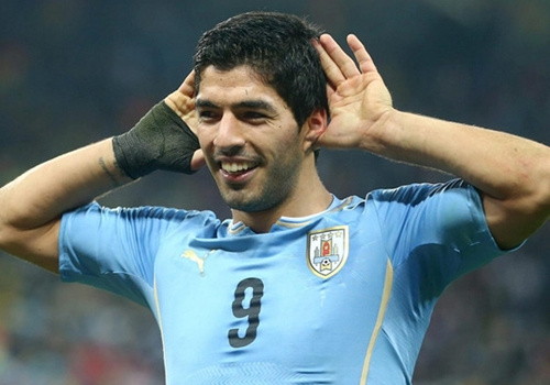 Video: Luis Suarez lập cú đúp trong chiến thắng 3-0 của Uruguay trước Oman