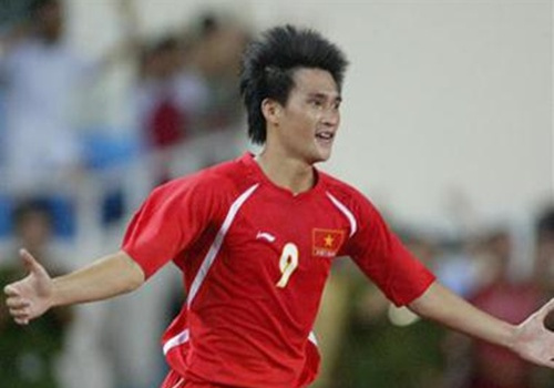 Công Vinh vấp phải đá sau vụ ông Hải 'lơ' thấy ghét