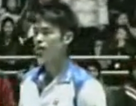 Video: Lin Dan nổi điên gây náo loạn sân cầu