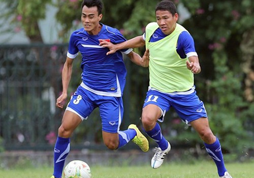 Thầy trò HLV Miura sang Malaysia chậm vì... trót chuẩn bị giấy tờ đi Singapore