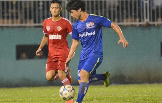 Công Phượng đóng vai siêu dự bị trong chiến thắng của Hoàng Anh Gia Lai