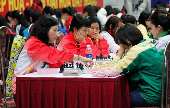 Kỳ thủ Hoàng Thanh Trang thua sốc