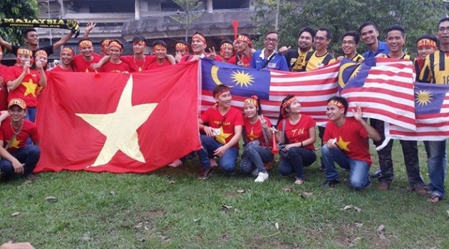 Cổ động viên Malaysia xin lỗi ĐT Việt Nam và fan bóng đá Việt
