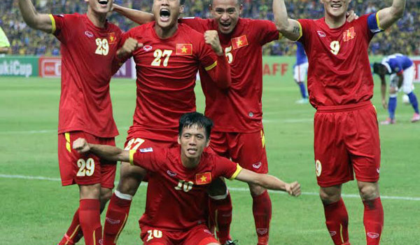 Lượt đi bán kết AFF Cup 2014: Việt Nam giành chiến thắng ấn tượng trước Malaysia