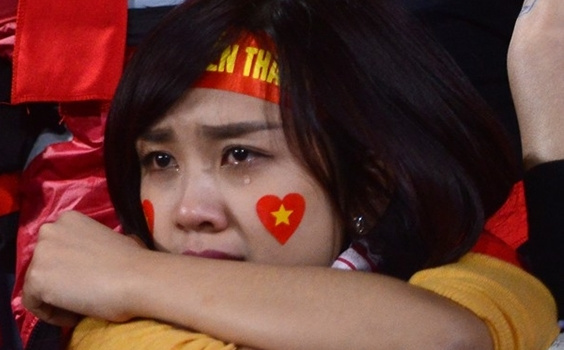 'Nghẹn lòng' bài thơ về thất bại của tuyển Việt Nam