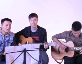 Video: Bật khóc khi nghe cover “Đừng trách các cầu thủ” của Nhật Anh