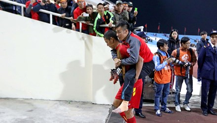 Rắc rối chia thưởng cho đội tuyển Việt Nam