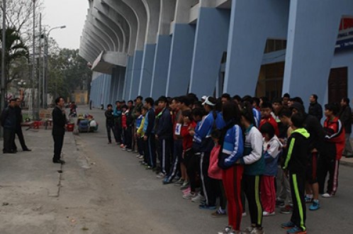 Sân Lạch Tray đóng cửa, HLV kêu cứu