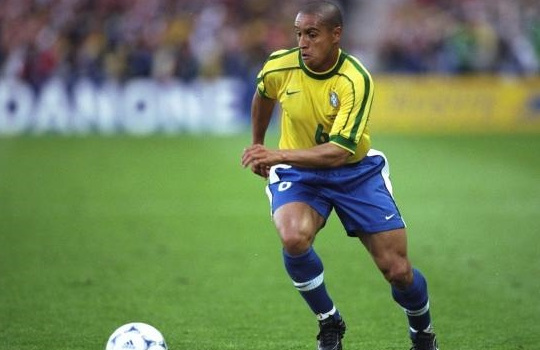 Video: Roberto Carlos và top 10 bàn thắng để đời