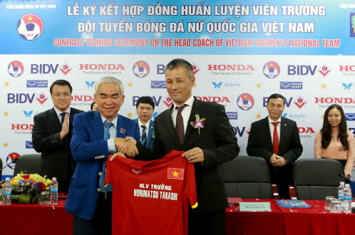 “Tôi sẽ dốc tâm sức nâng tầm bóng đá nữ Việt Nam”