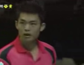 Video: Hai cú lắc cổ tay đánh lừa siêu hạng của Lin Dan