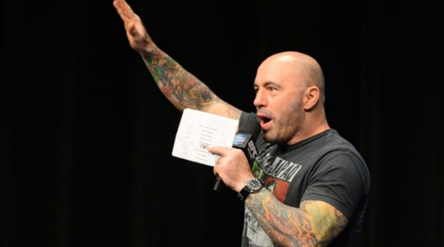 Sau Mike Tyson, Ronda Rousey lại được ví với Roy Jones Jr