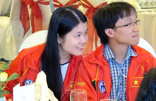 “Tiên đồng ngọc nữ” làng cờ Việt nên duyên