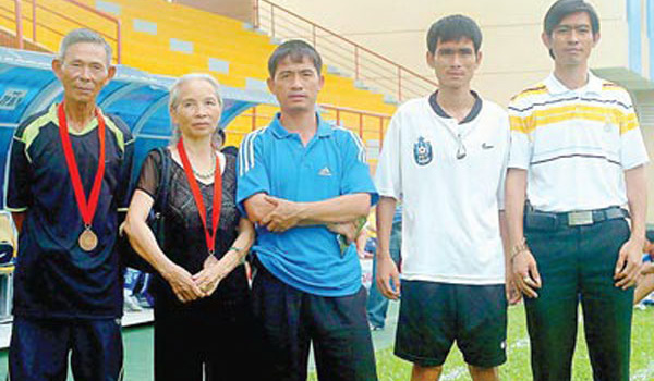 Những gia đình thể thao nổi tiếng: Tình yêu bóng đá nhà Văn Sỹ