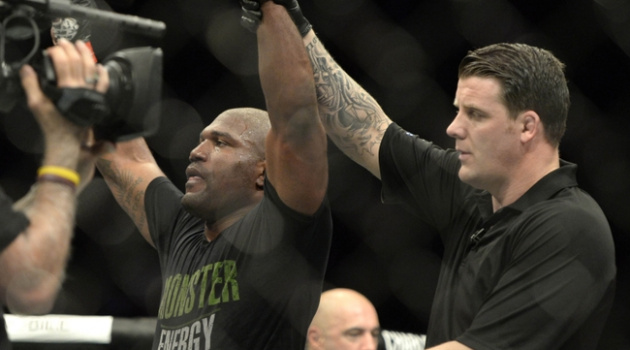 UFC 186: 4 năm, Quinton Jackson mới lại có được chiến thắng