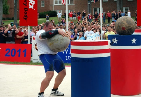 Nâng 900kg, Gấu lớn lần 3 vô địch thiên hạ