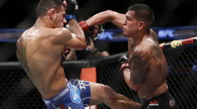 Anthony Pettis rút khỏi UFC on FOX 16 vì chấn thương