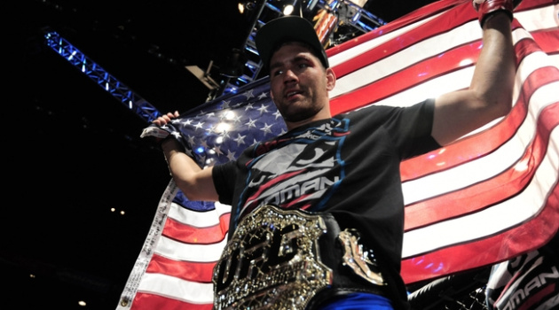 UFC 187: Chỉ cần 1 hiệp, Weidman đã bảo vệ thành công đai Middleweight
