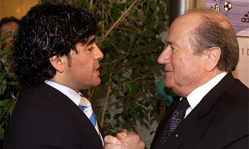 Maradona hả hê khi FBI bắt giữ sáu quan chức FIFA