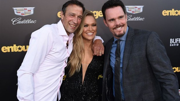 Nữ hoàng UFC thu hút mọi ánh nhìn trong buổi ra mắt phim mới