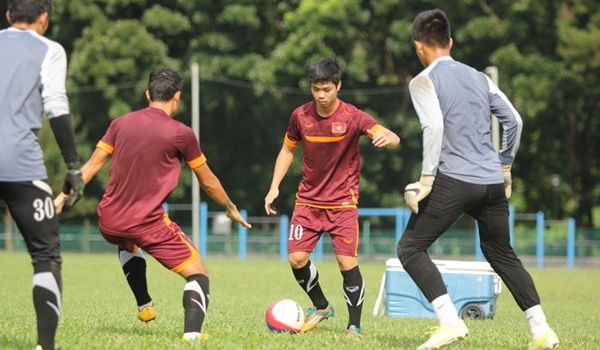 Lộ lý do Công Phượng bị đẩy xuống đội dự bị