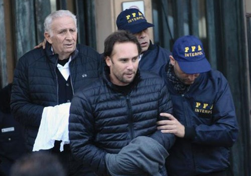 Xung quanh bê bối tham nhũng ở FIFA: 2 bị cáo người Argentina đầu thú