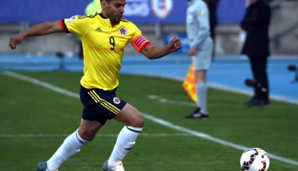 Video: Cận cảnh màn ăn vạ thô thiển của Radamel Falcao