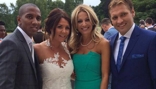 Sao Quỷ đỏ, Ashley Young bí mật cưới vợ