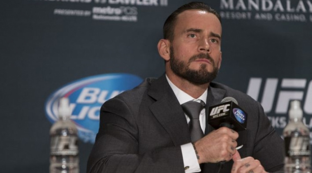 CM Punk mua nhà mới vì UFC