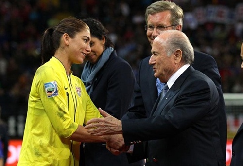 Sepp Blatter không dự chung kết World Cup bóng đá nữ