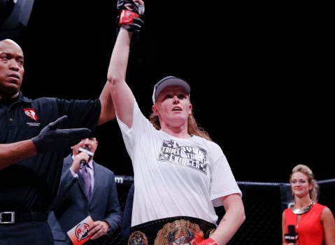 Vừa đăng quang tại Invicta FC, Evinger lập tức lên mặt với UFC