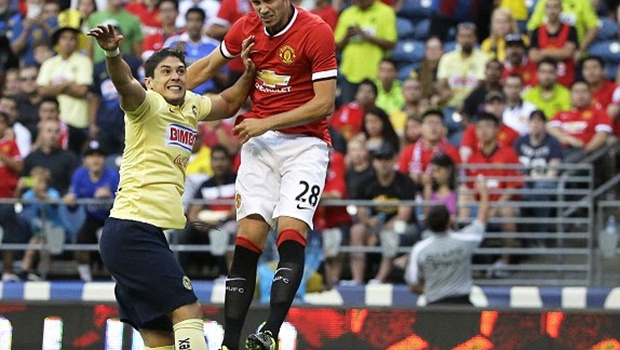 Tân binh toả sáng, Man United có chiến thắng sít sao