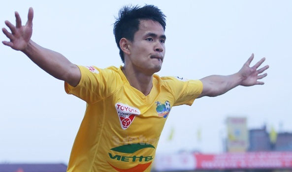 Tuyển quân đấu Man City, HLV Miura lắc đầu với Vua phá lưới V-League?