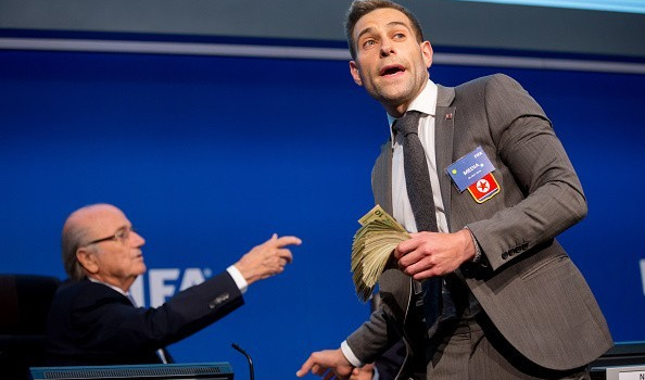 Người làm nhục Blatter đã được thả