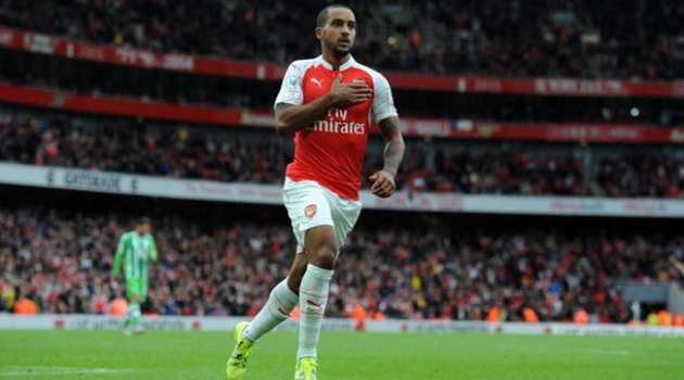 Walcott giúp Arsenal đoạt Emirates Cup