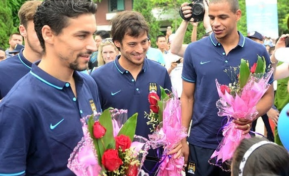 Sốt xình xịch với siêu phẩm nhạc chế My Man City