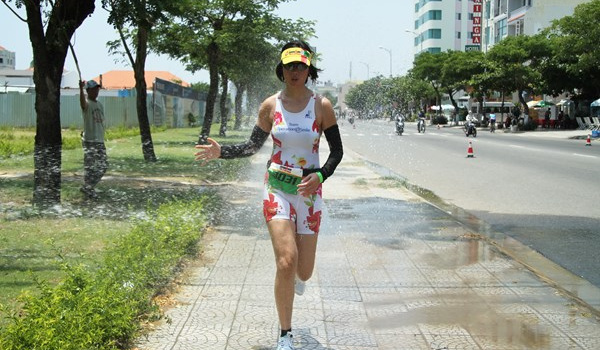 Á hậu Vũ Hoàng My đua marathon vượt núi tại Sa Pa