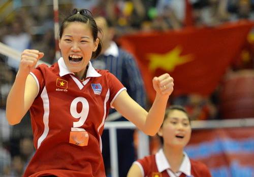 Hai lần mất người, Việt Nam vẫn thắng kịch tính Liêu Ninh