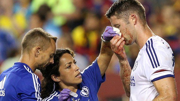 Chelsea thiệt đơn, thiệt kép sau trận thắng Barca