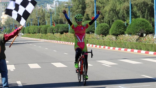 Giải xe đạp đường trường toàn quốc 2015: Nỗ lực giành thành tích của tay đua kỳ cựu