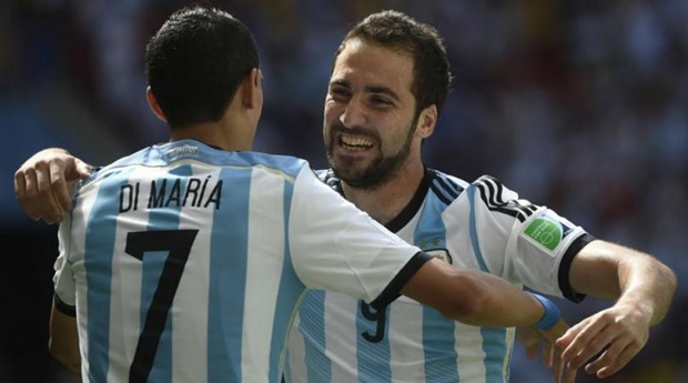 Bình luận: Chờ Batman vs Robin cứu Albicelestes