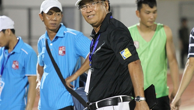 HLV Trần Bình Sự gấp rút làm việc với câu lạc bộ Đồng Nai