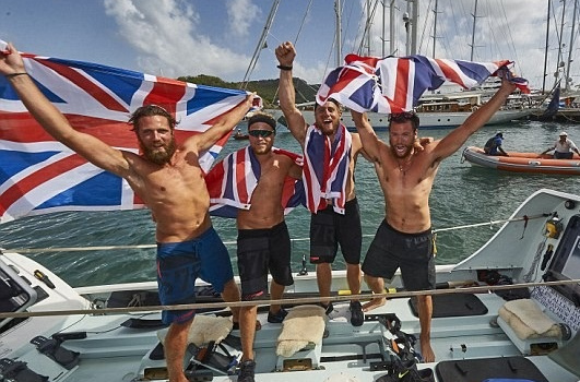 4 chàng trai phá kỷ lục thi đua thuyền khó nhất thế giới