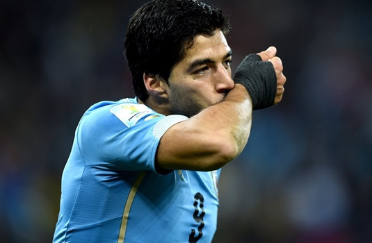 Uruguay: “Ma cà rồng” Suarez trở lại