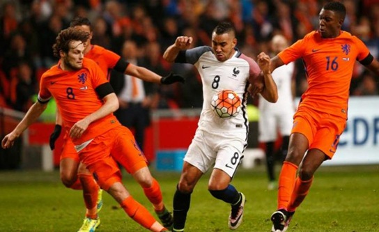 HLV Deschamps đưa Payet lên mây sau màn trình diễn xuất thần